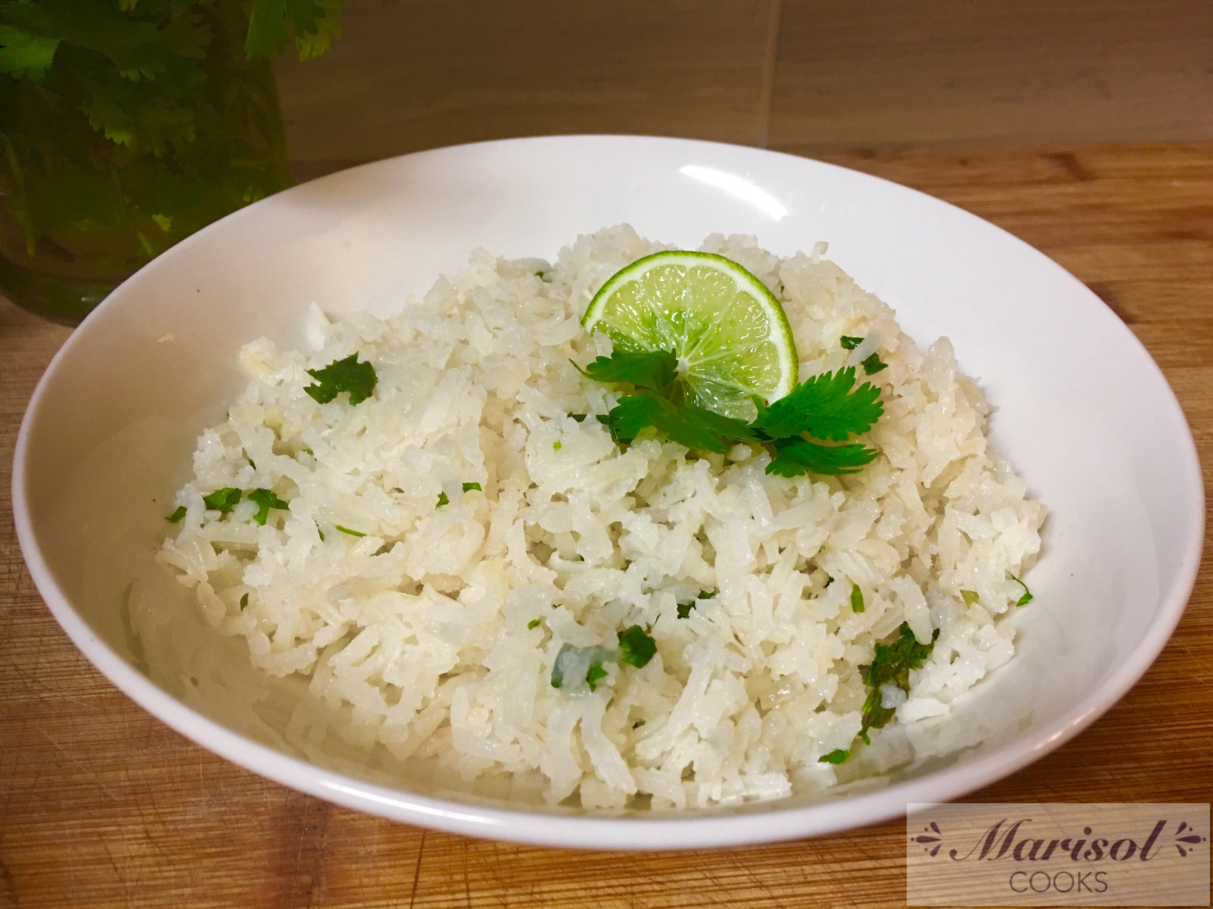 Arroz al cilantro y limon. /Cilantro and lime Rice.