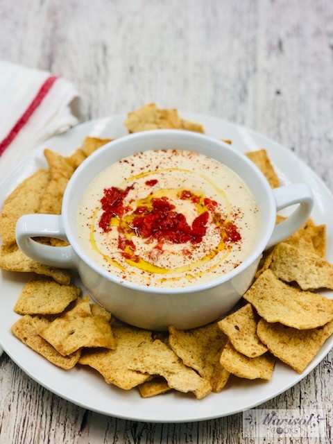 White Bean Hummus with Roasted Red Pepper