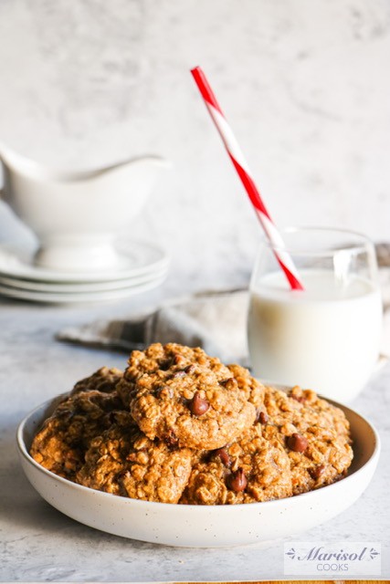 Tahini and Chocolate Chip Oatmeal Cookies