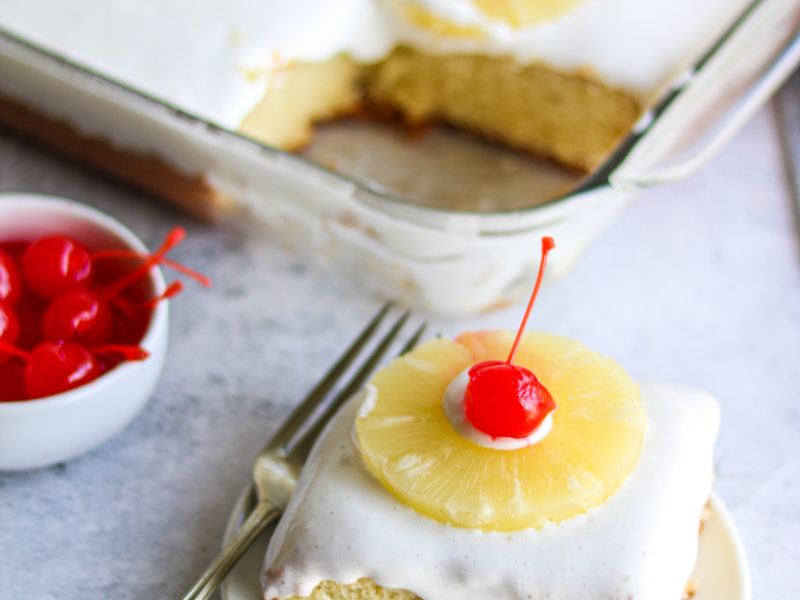 Pastel de Crema con Piña/Pineapple and Cream Cake